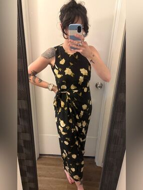 Vintage 100% silk Sleeveless Black Dress with Yellow Rose Print size 4